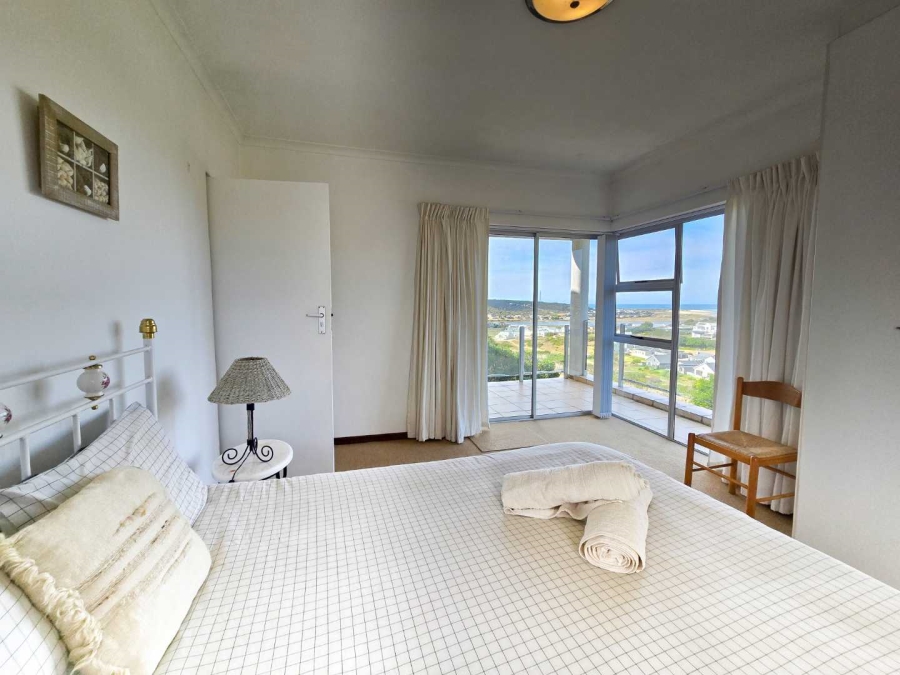 5 Bedroom Property for Sale in Stilbaai Wes Western Cape